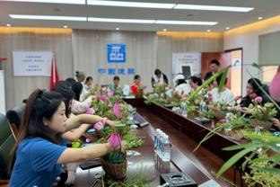 助攻双响！利物浦官方：麦卡利斯特当选对阵卢顿队内最佳球员